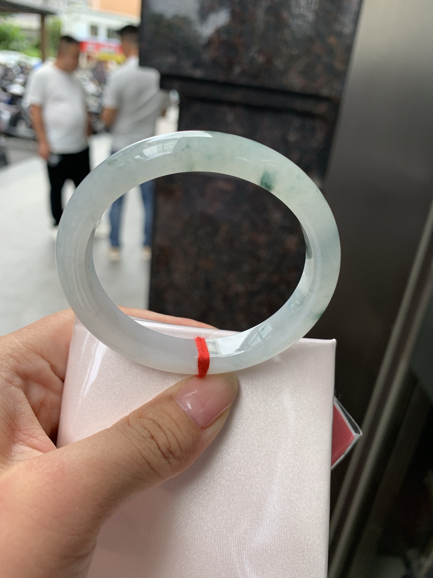 飘花贵妃,打灯细纹，一丢丢不影响