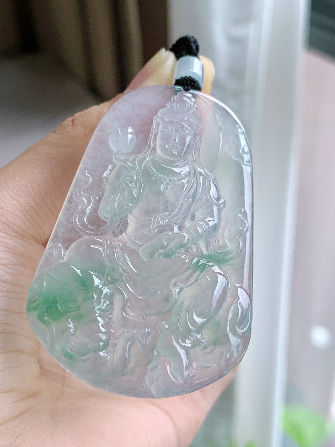 高冰飘绿普贤菩萨牌吊坠,缅料 性比高 通透水润 飘绿花,尺寸61.4-42-5.8,重量31.2克