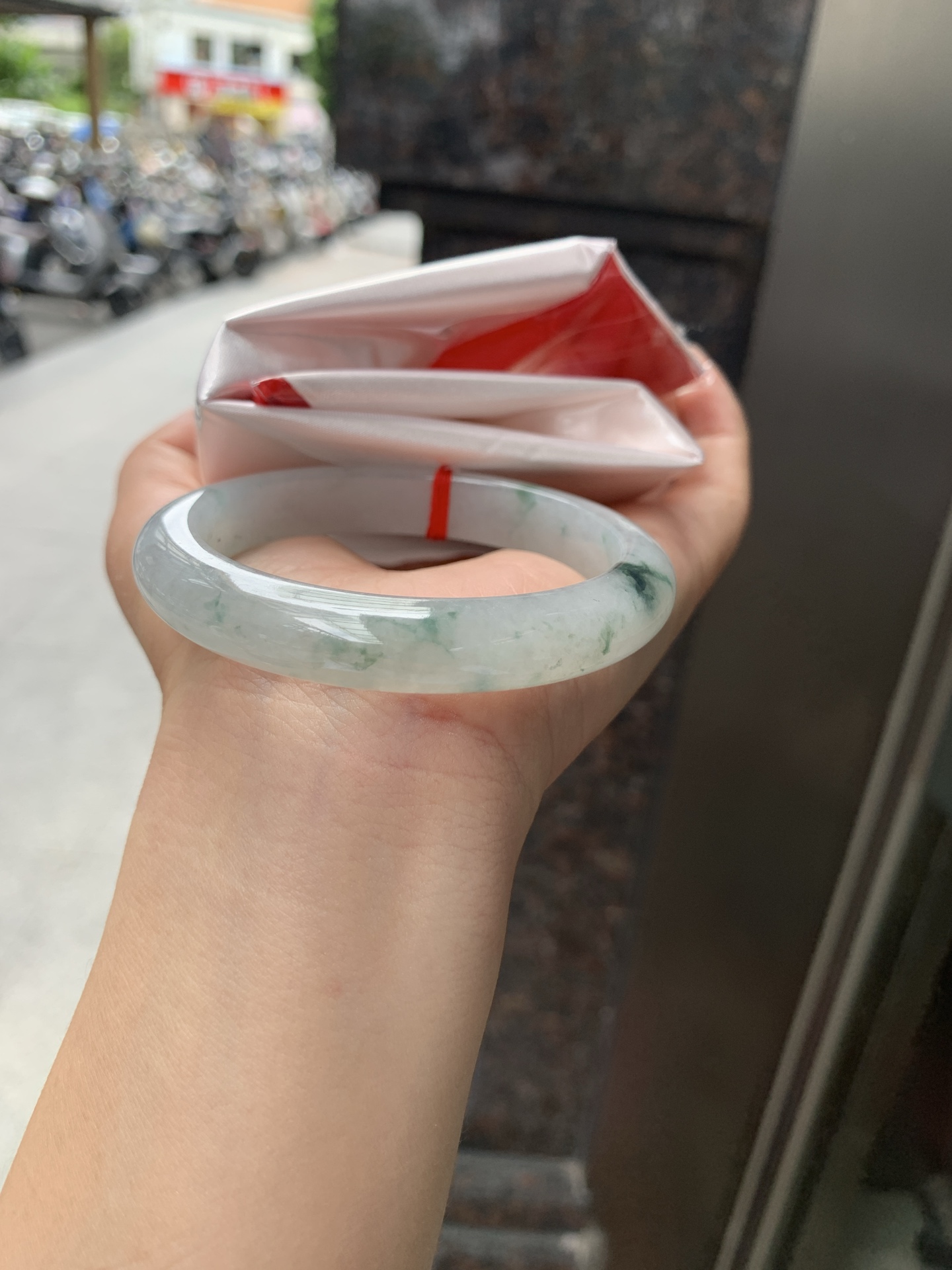 飘花贵妃,打灯细纹，一丢丢不影响