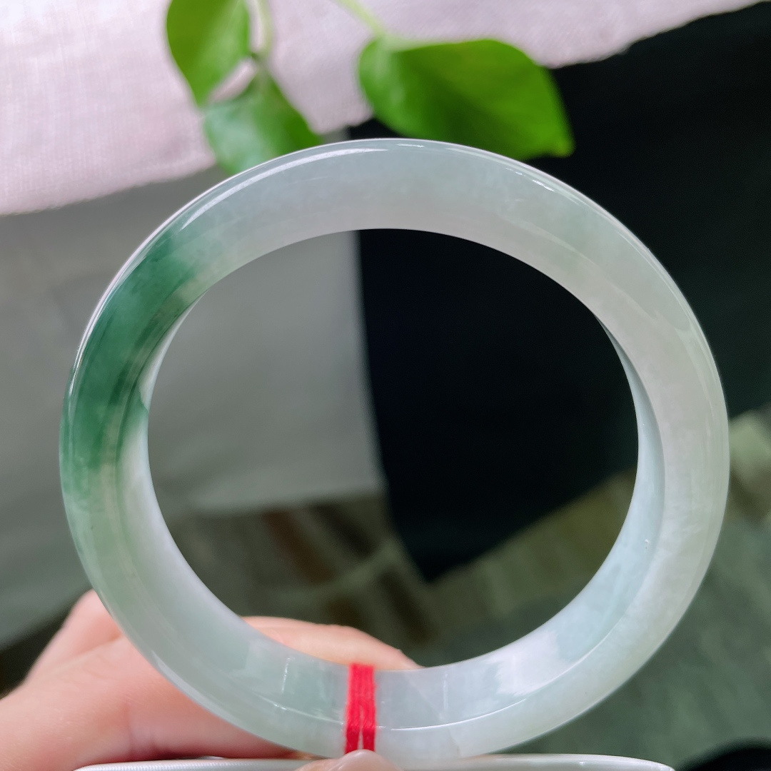 油绿正圈，青白瓷系，水头好，种老，古典婉约，皮纹，ss58141a