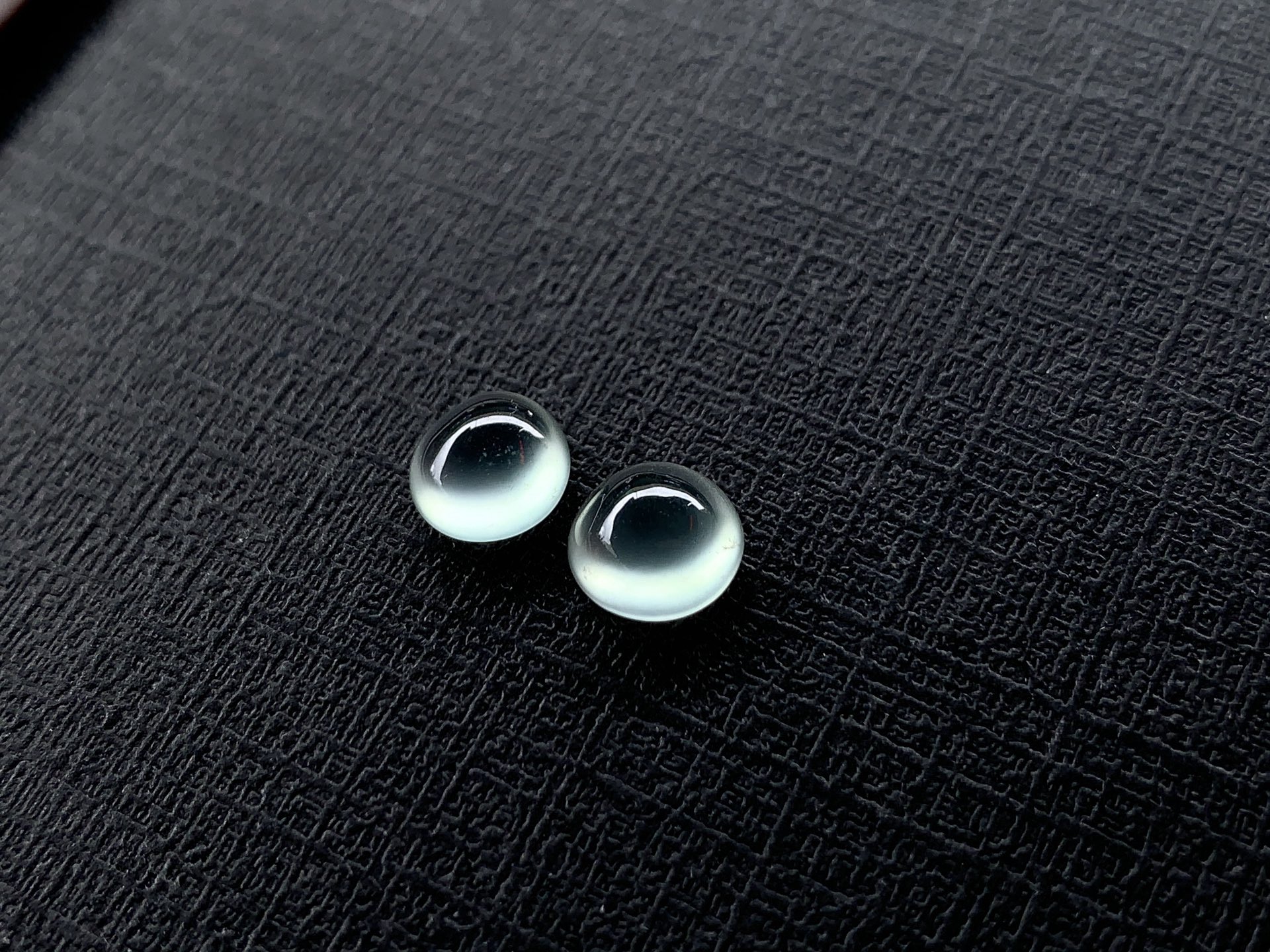 高冰蛋面一对，尺寸：7.4×7×4/7.5×4.4