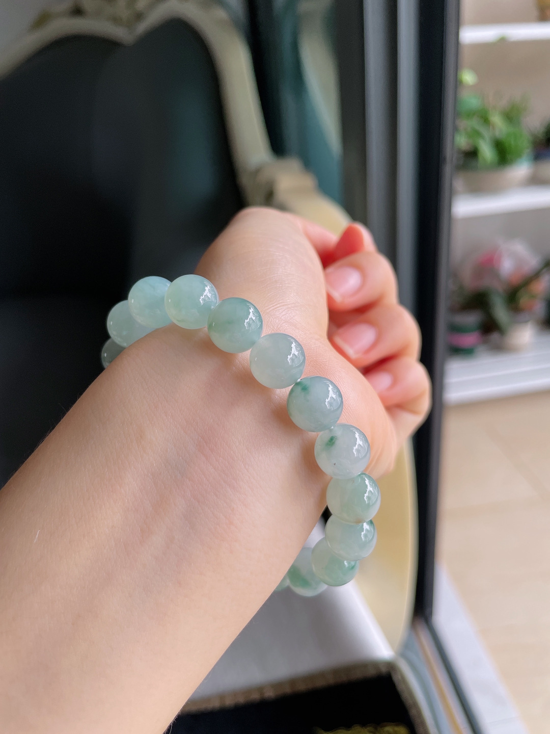 ️，缅甸天然翡翠A货，冰飘花手串，尺寸：10.5mm。【编3357】