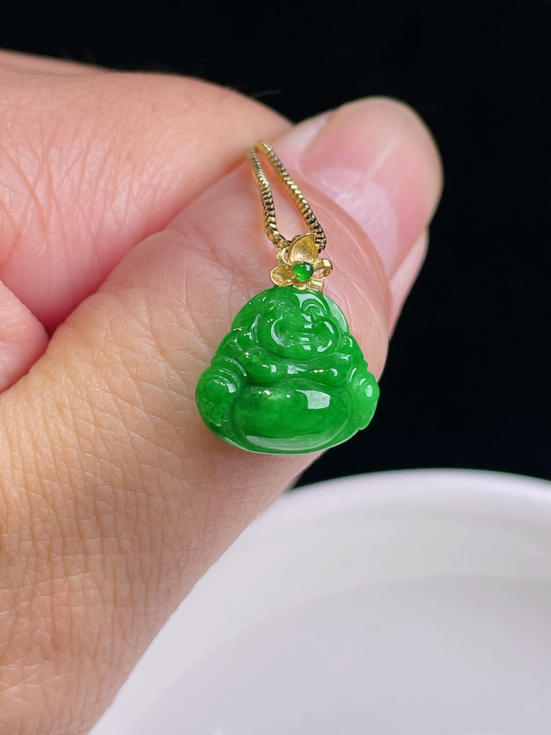 辣绿佛公，18k镶嵌，老种起光，细底通透，尺寸：16.7裸石13/14/5mm0904