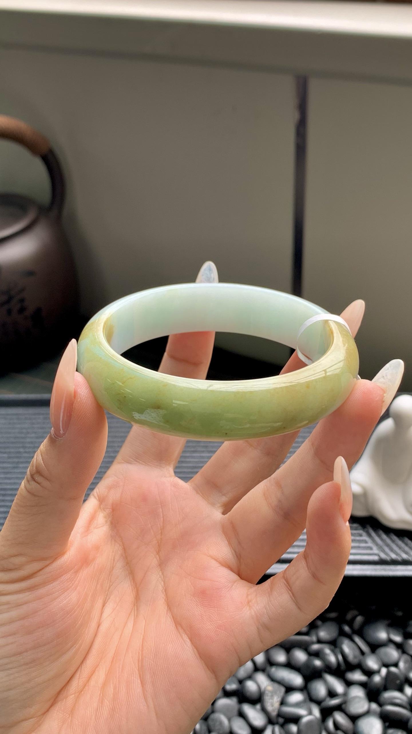 宽版黄翡半山水正圈成品 HY-7524 尺寸：57.5-15-8