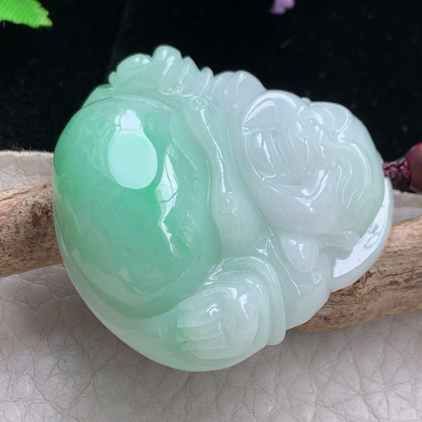 zen实拍37.8*39*12,5缅甸翡翠高品质饱满飘绿佛公 弥勒佛玉吊坠