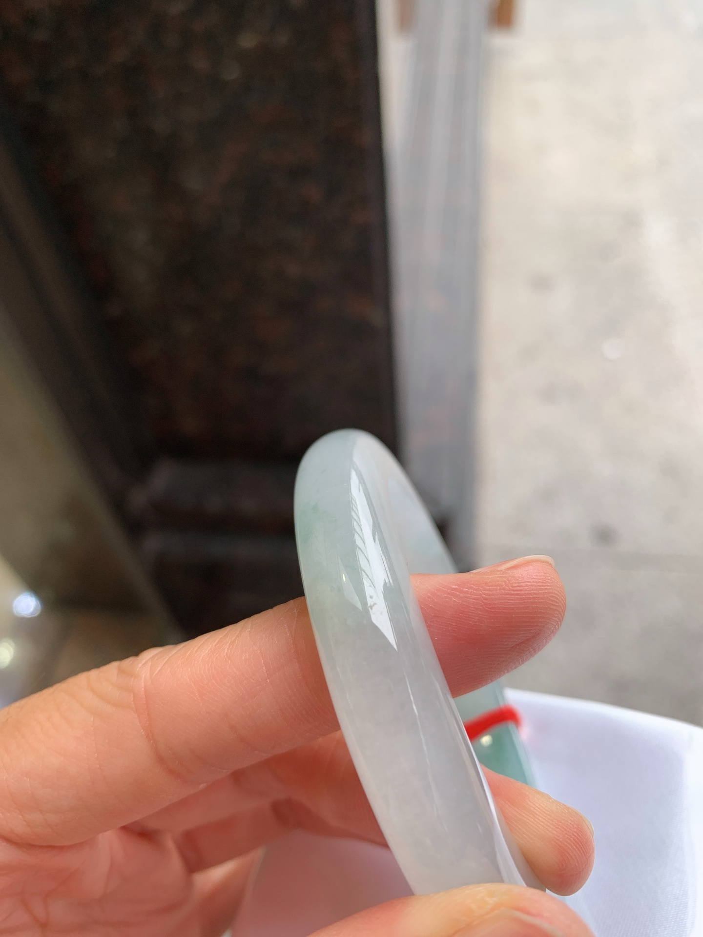 正圈冰飘花 表皮微瑕疵 尺寸：57/11.5/9.2 冰润