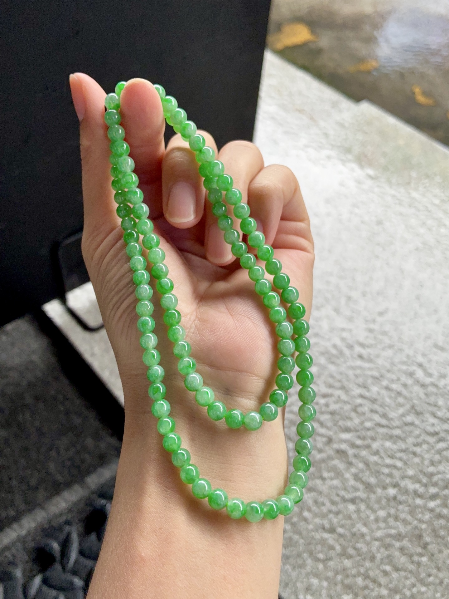 冰绿珠链，尺寸：单珠直径5/5.4，共109颗