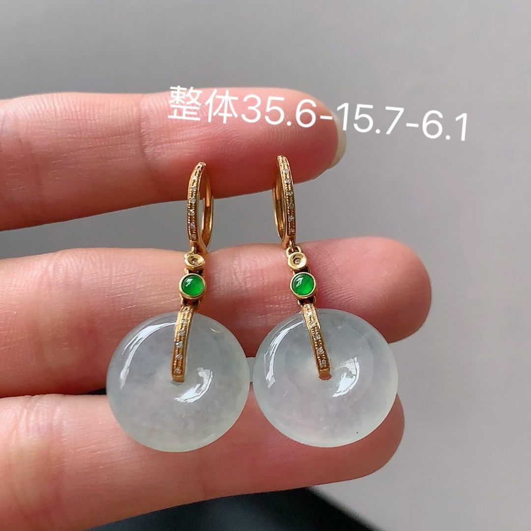 高冰平安扣耳坠，冰润细腻，饱满清透，佩戴优雅气质，货号18903，35.6-15.7-6.1