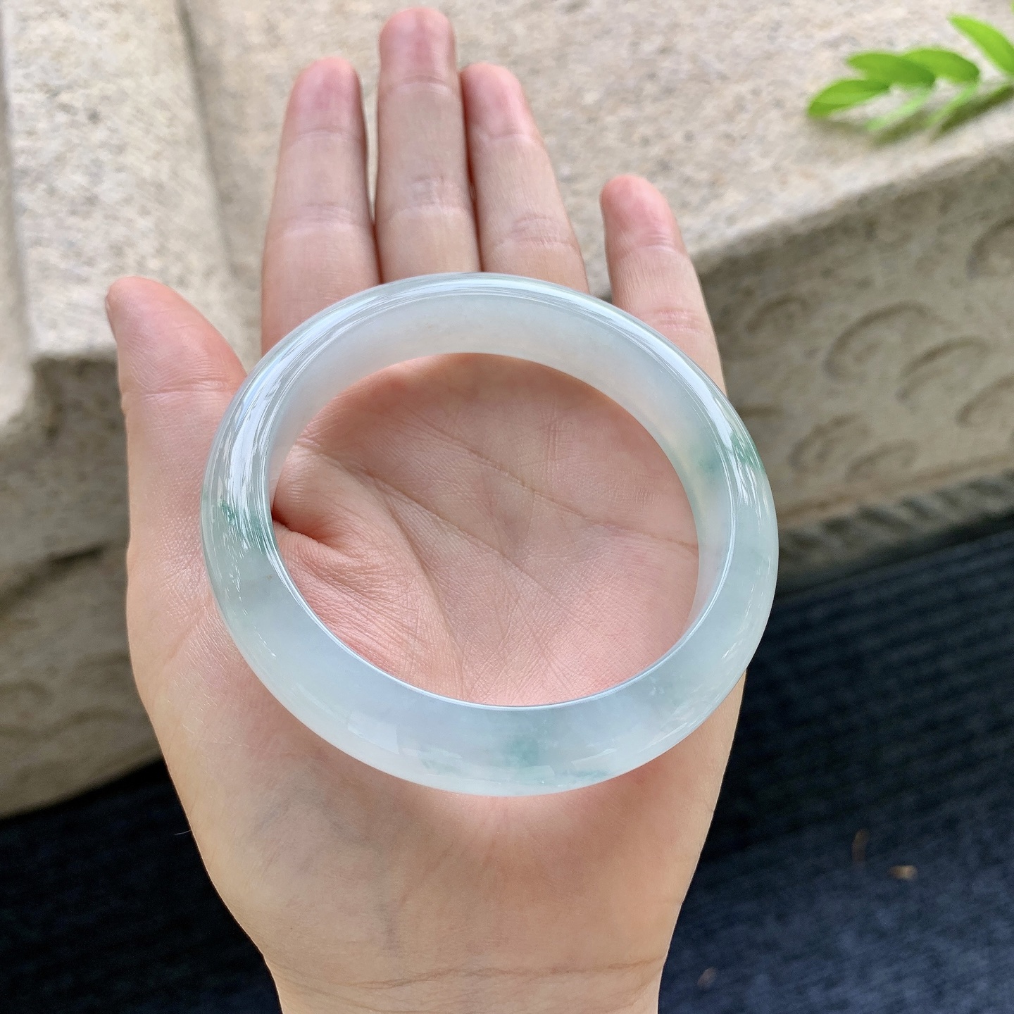 正圈56 57，圈口57/13/8.6，编码AD090413，描述冰飘花，清透，水润，种老，细腻，无