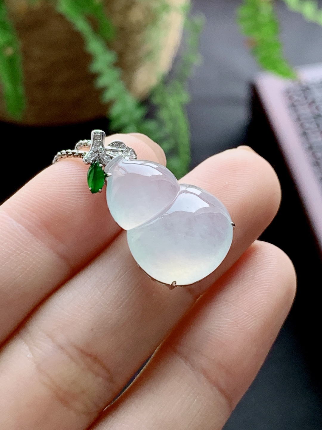 冰葫芦吊坠，18k金镶嵌，性比高，立体，厚装，尺寸27.6-16-7.4，重量4.8克