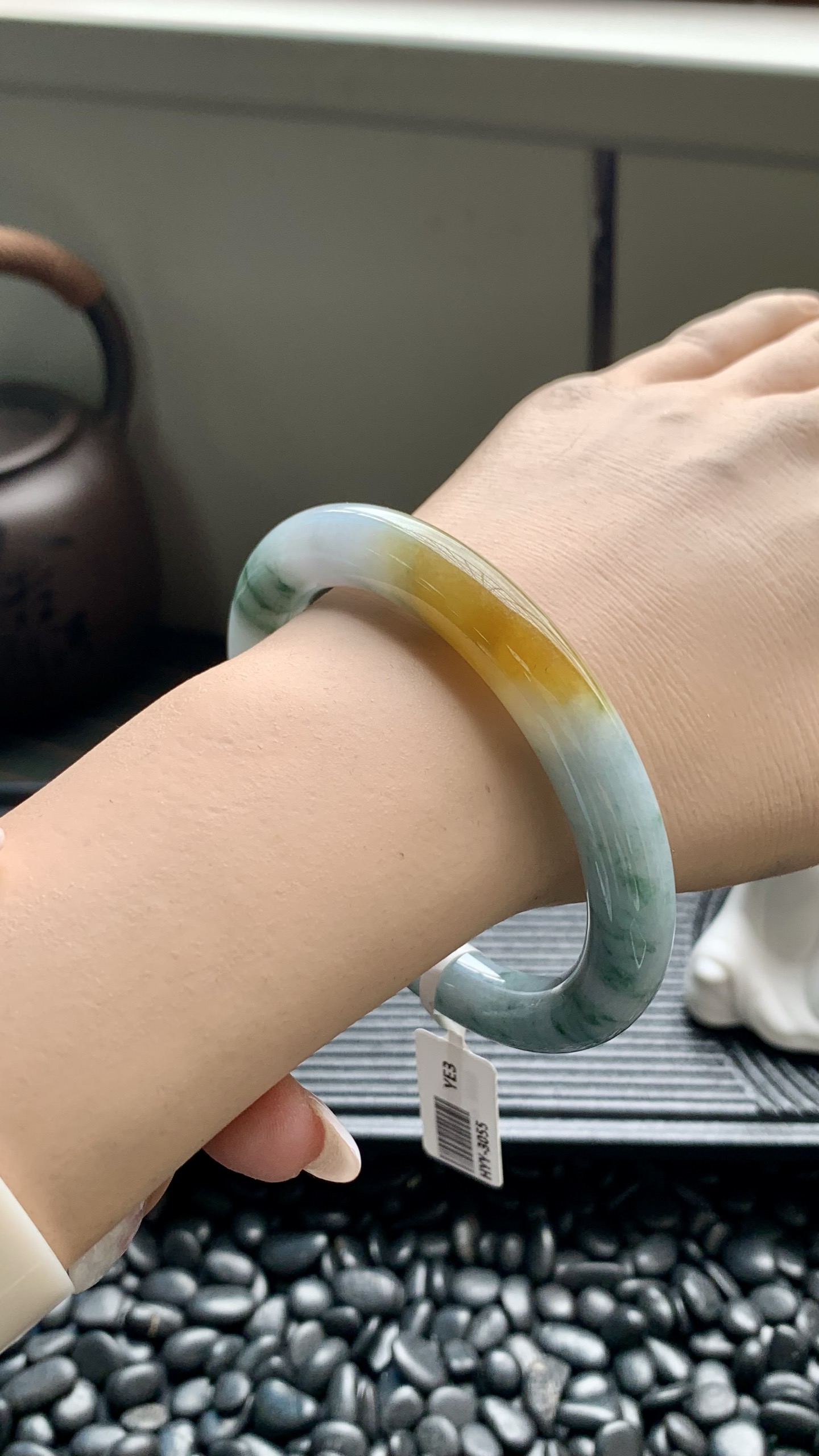 黄翡飘花大圈口圆条成品 HYY-3055 尺寸：62-11-11