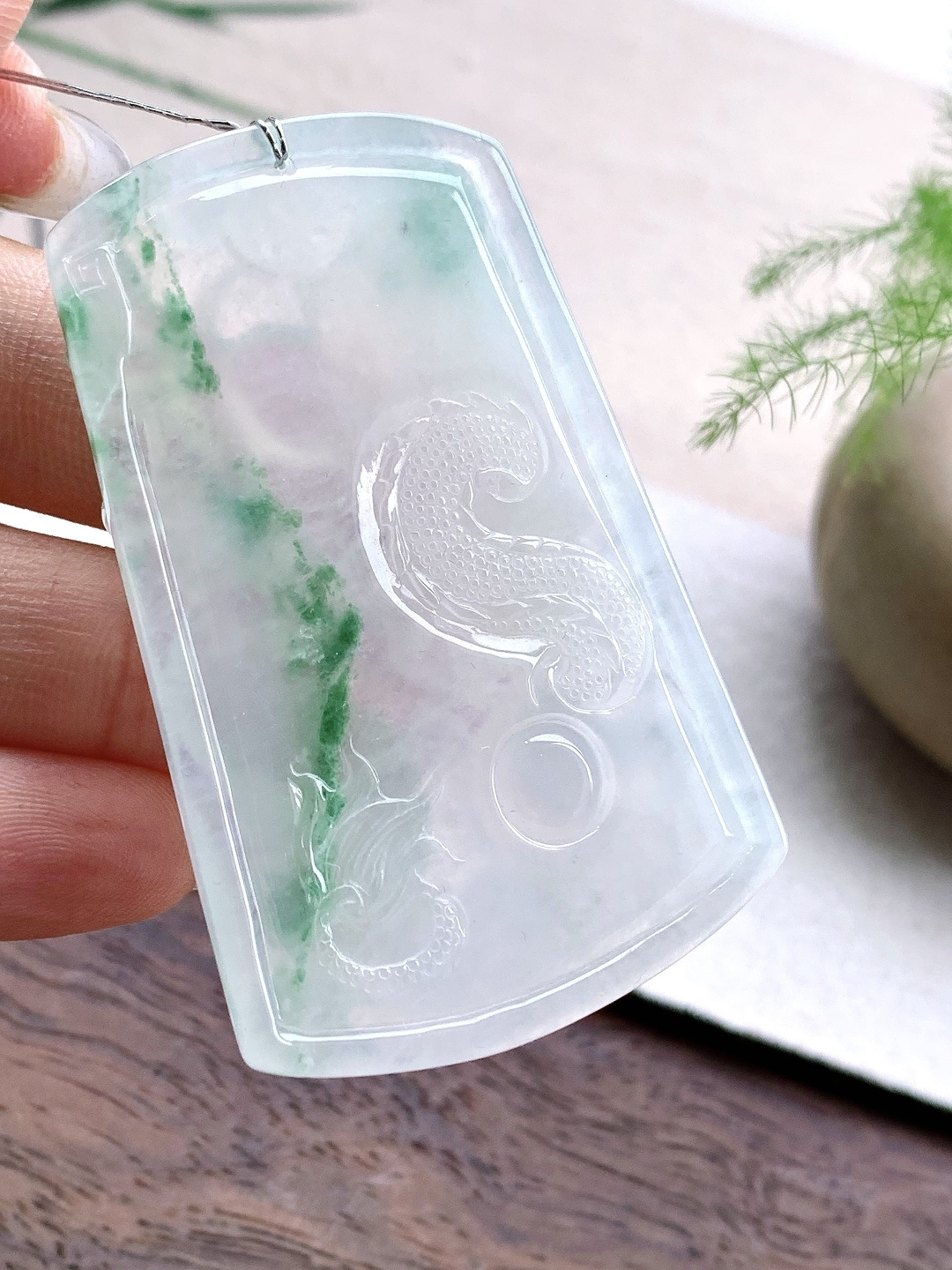 冰飘绿花龙牌大龙牌吊坠,缅料,性比高,飘花,厚装,尺寸62.2-41-7,重量34.7克
