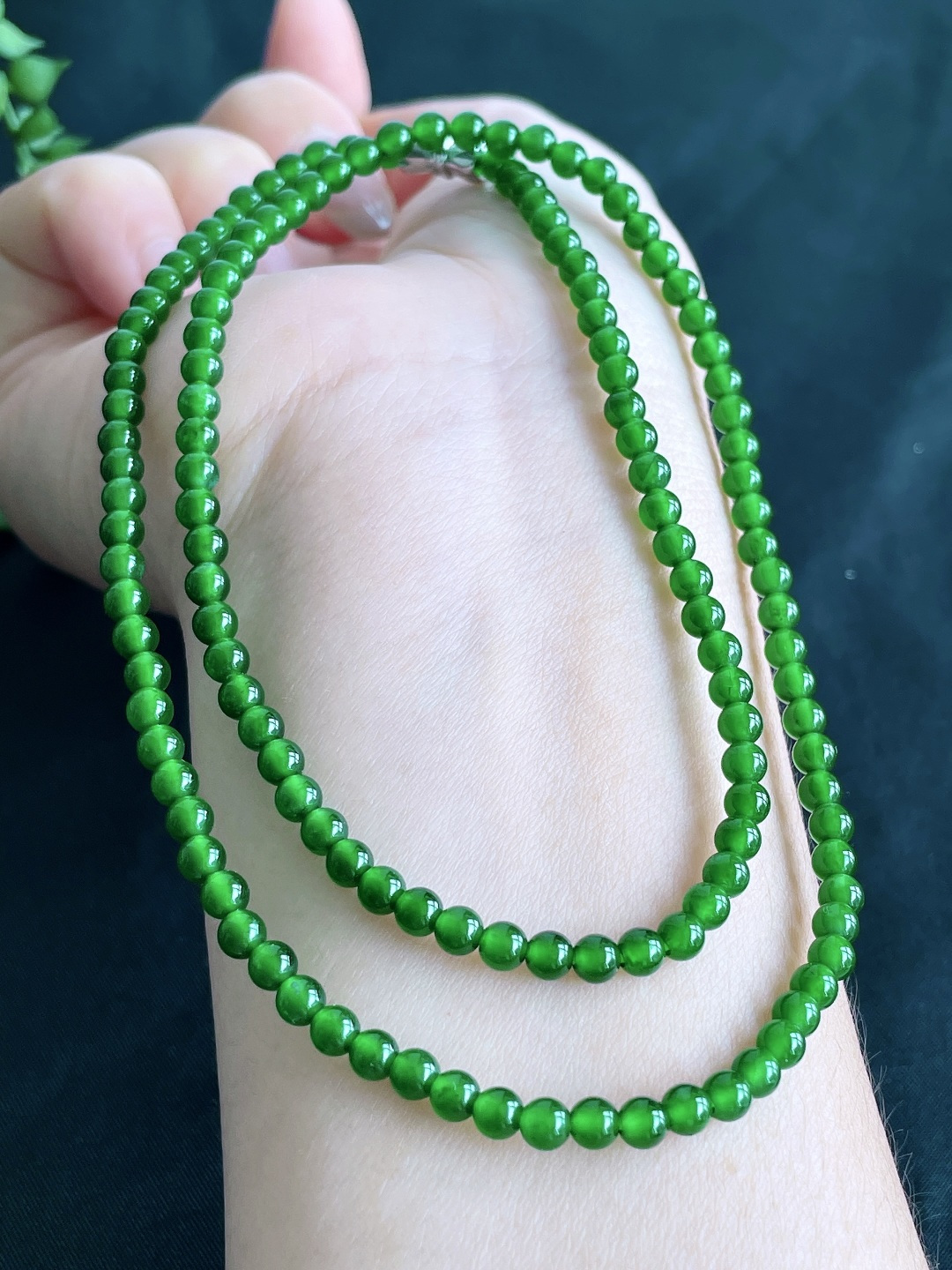 珠子冰辣绿珠链圆珠珠子珠链,说明性比高,尺寸4mm，26cm,重量15.1克