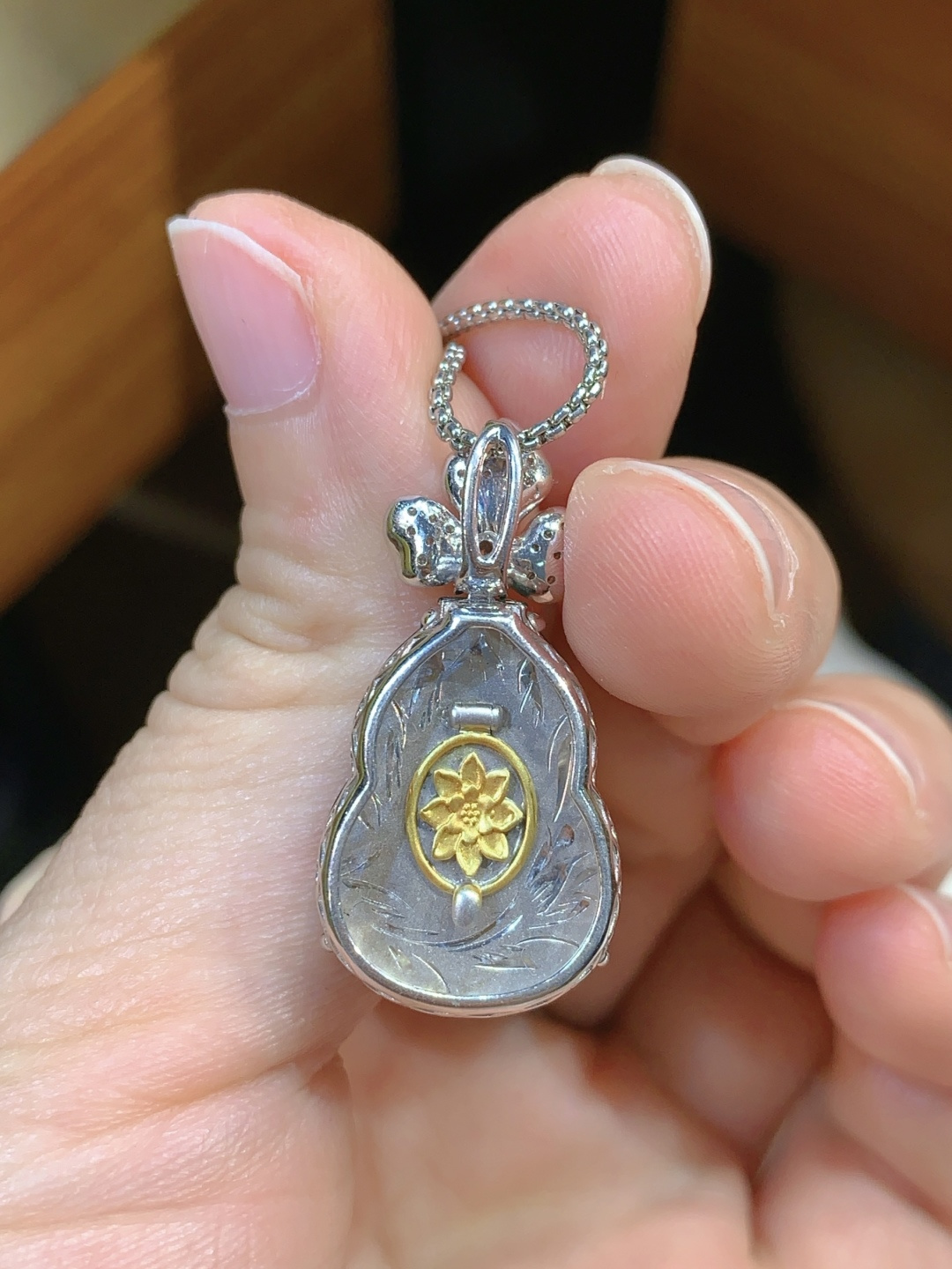 冰阳绿葫芦吊坠，精致优雅的美 18k真金真钻，20.6-15.3