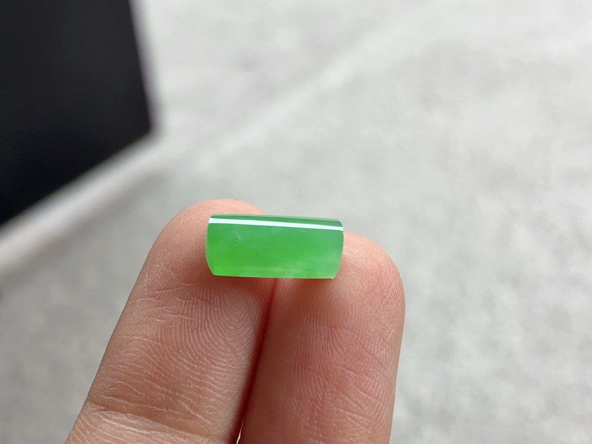 冰绿马鞍，尺寸：9.9×3.7×2.8