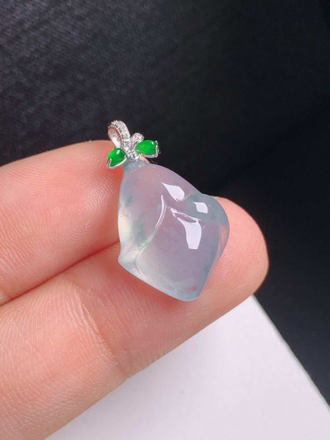 冰种玉兰花吊坠，清莹透亮，圆润饱满，福寿安康，530901