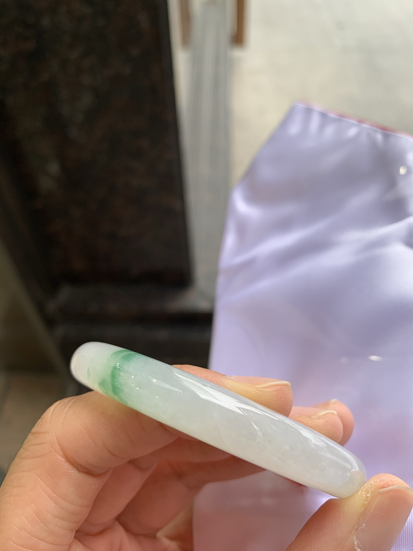 正圈飘绿 有纹 色清爽
