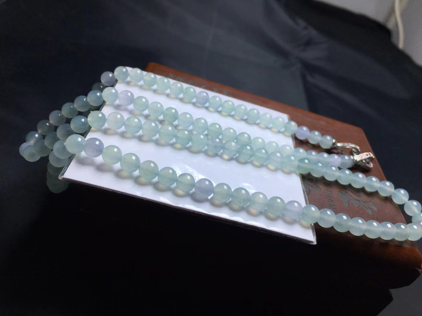 种珠链，卡6mm，118颗，种好，玉质细腻，均匀，透水润，度极高，颗颗精选