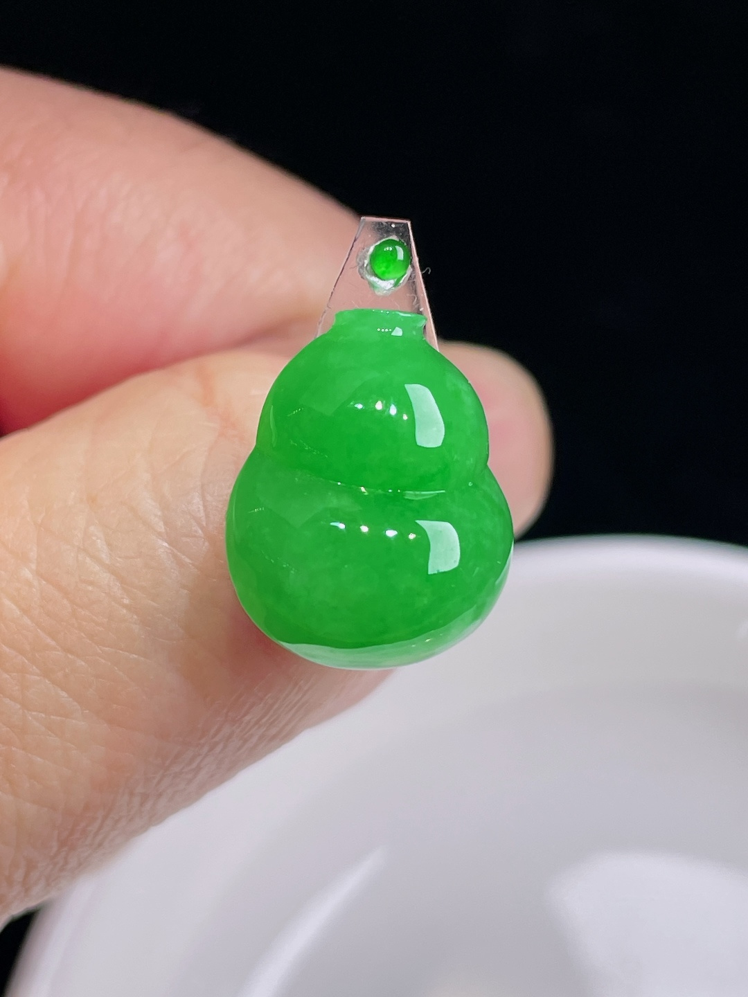 ️辣绿葫芦，老种起光，细底通透，尺寸：18/14.8/8mm0904