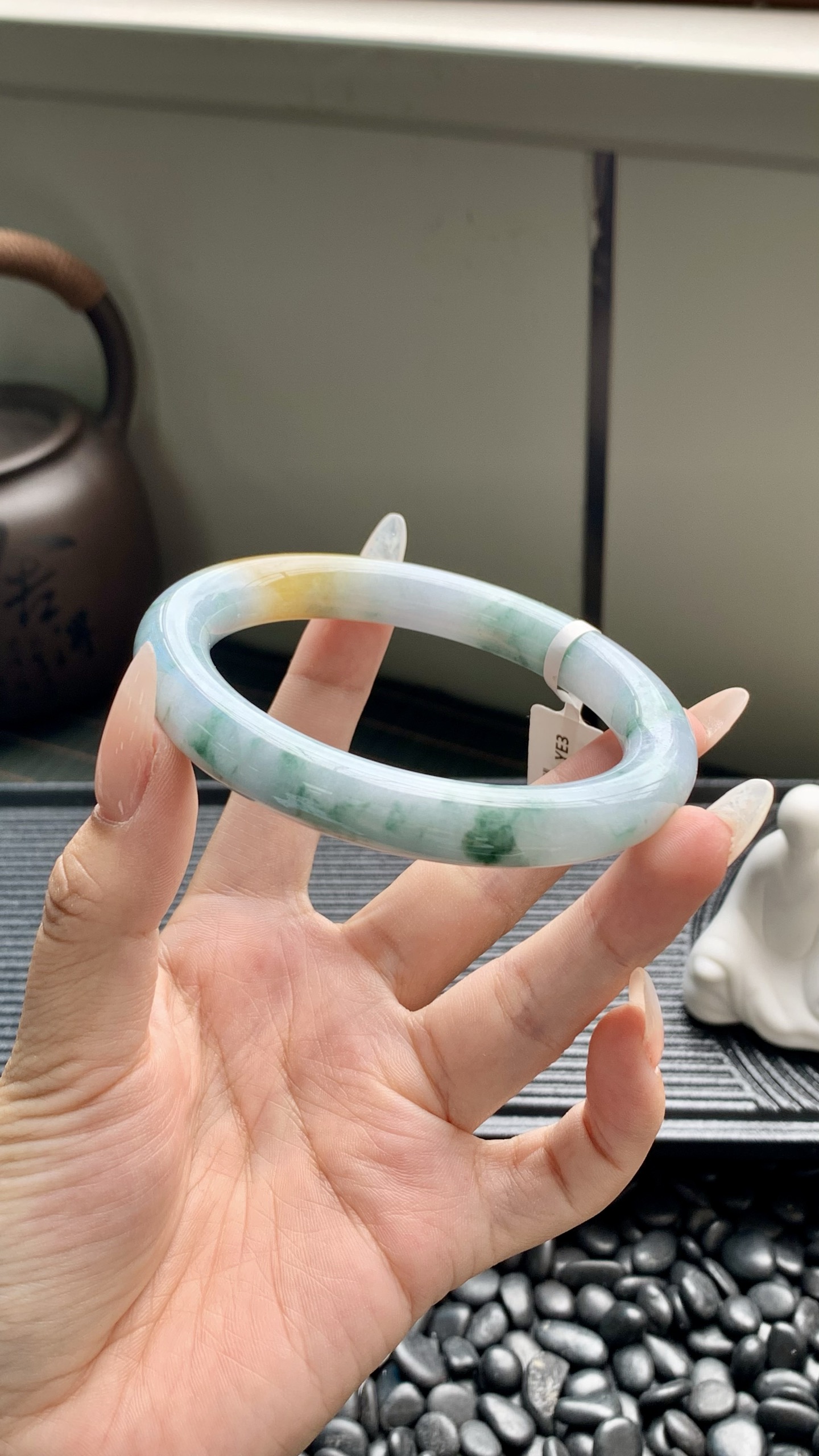 黄翡飘花大圈口圆条成品 HYY-3055 尺寸：62-11-11