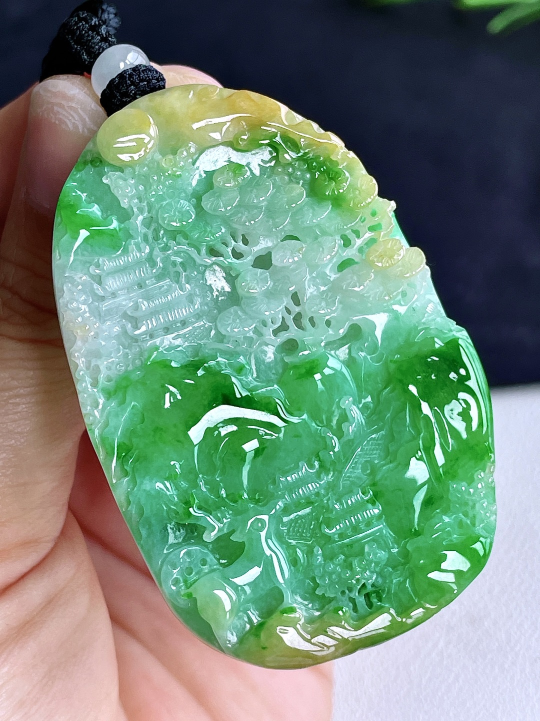 冰黄加绿山水牌大山水牌吊坠,缅料,无裂,性比高,厚装,立体精雕,尺寸61-41-7.3,重量43.7克