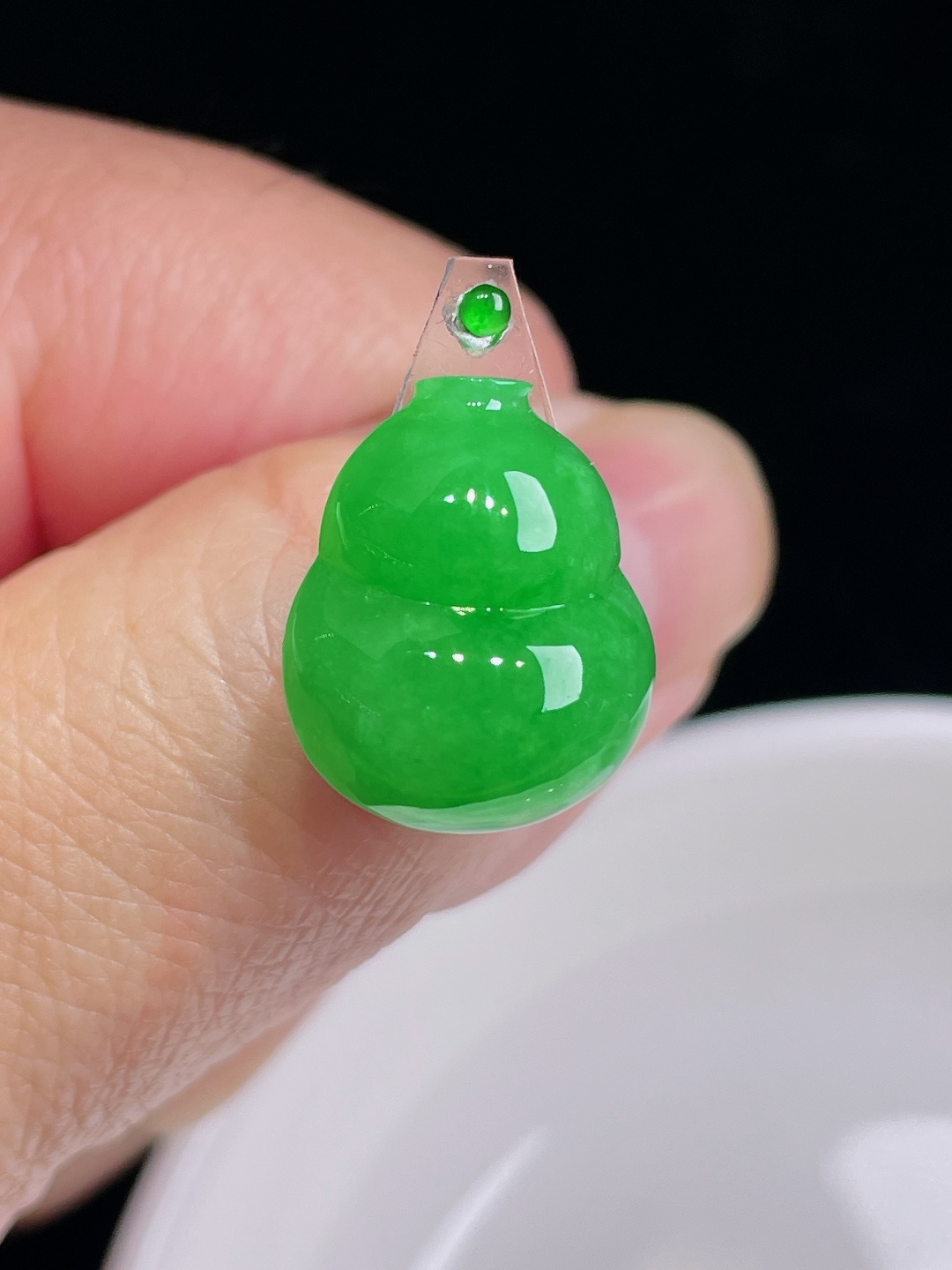 ️辣绿葫芦，老种起光，细底通透，尺寸：18/14.8/8mm0904