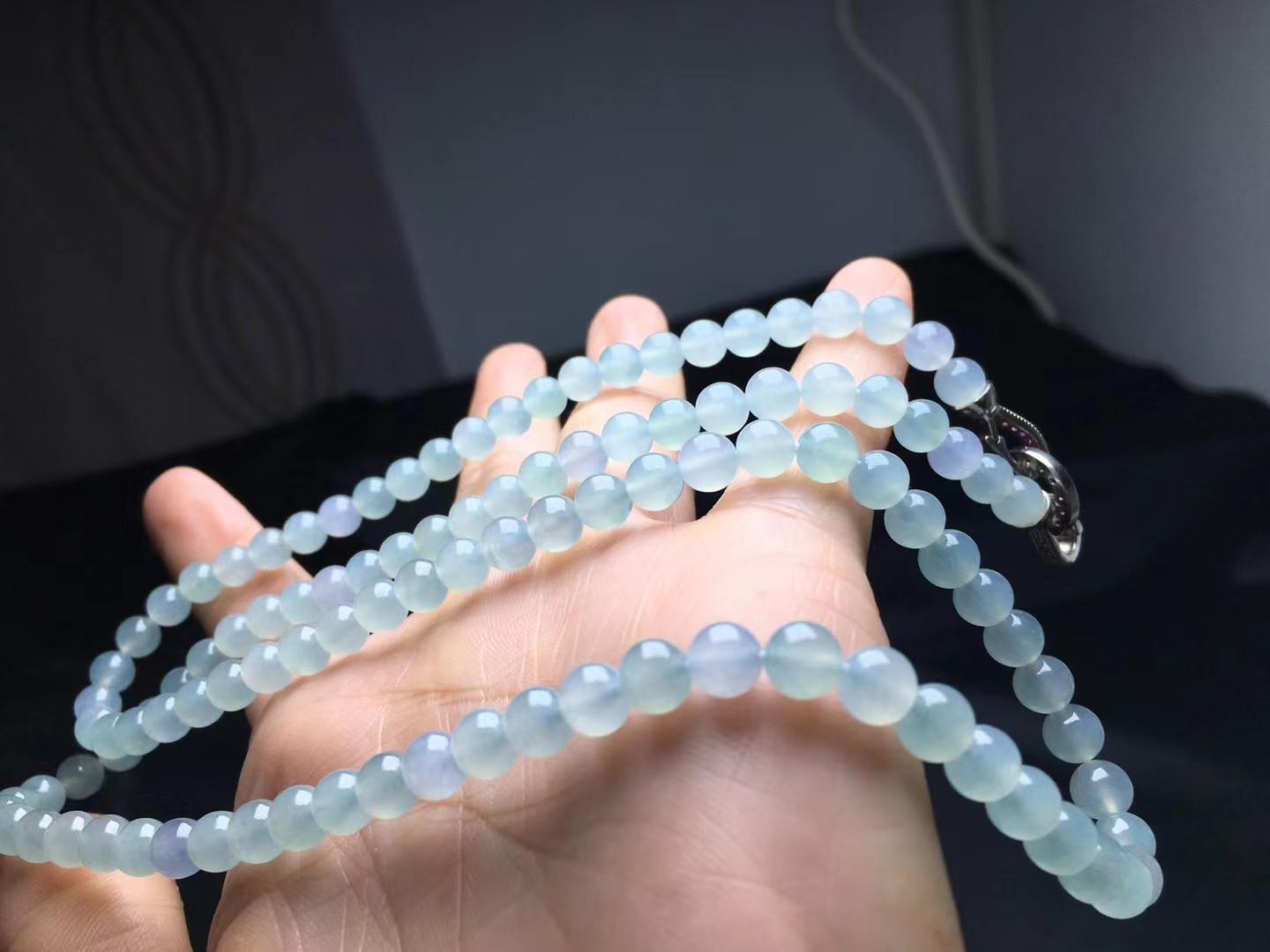 种珠链，卡6mm，118颗，种好，玉质细腻，均匀，透水润，度极高，颗颗精选