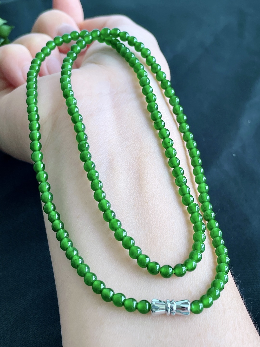 珠子冰辣绿珠链圆珠珠子珠链,说明性比高,尺寸4mm，26cm,重量15.1克