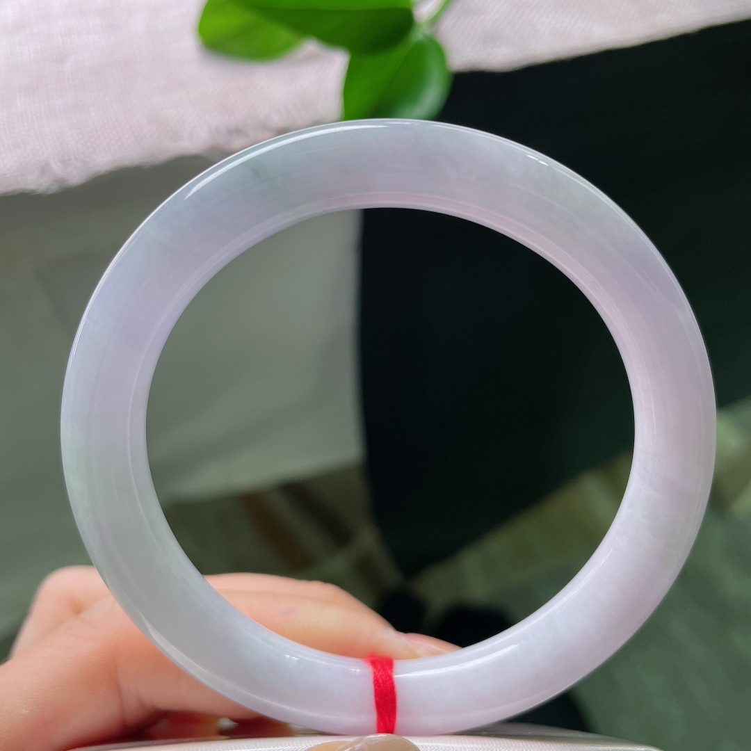 57.6/9.6，圆条，一点皮纹，浅紫清浅淡雅，不浓不艳，紫与淡青缓缓相融，朦胧如烟，仙气悠然。ss57882a