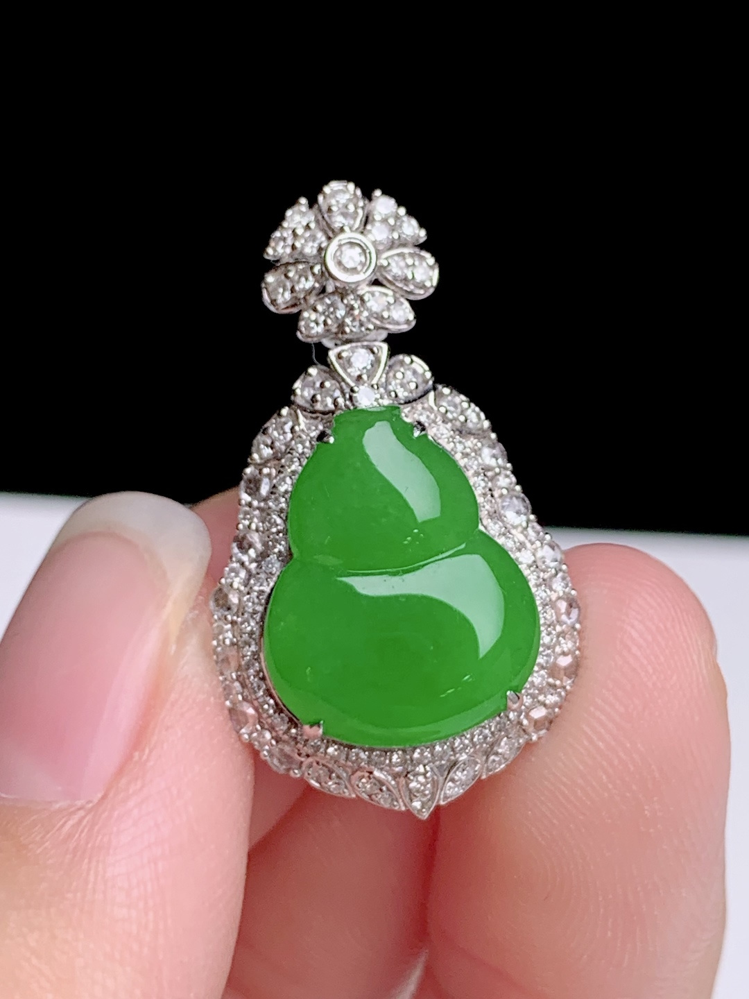 冰阳绿葫芦吊坠，18k金钻镶嵌，27.3-16-10