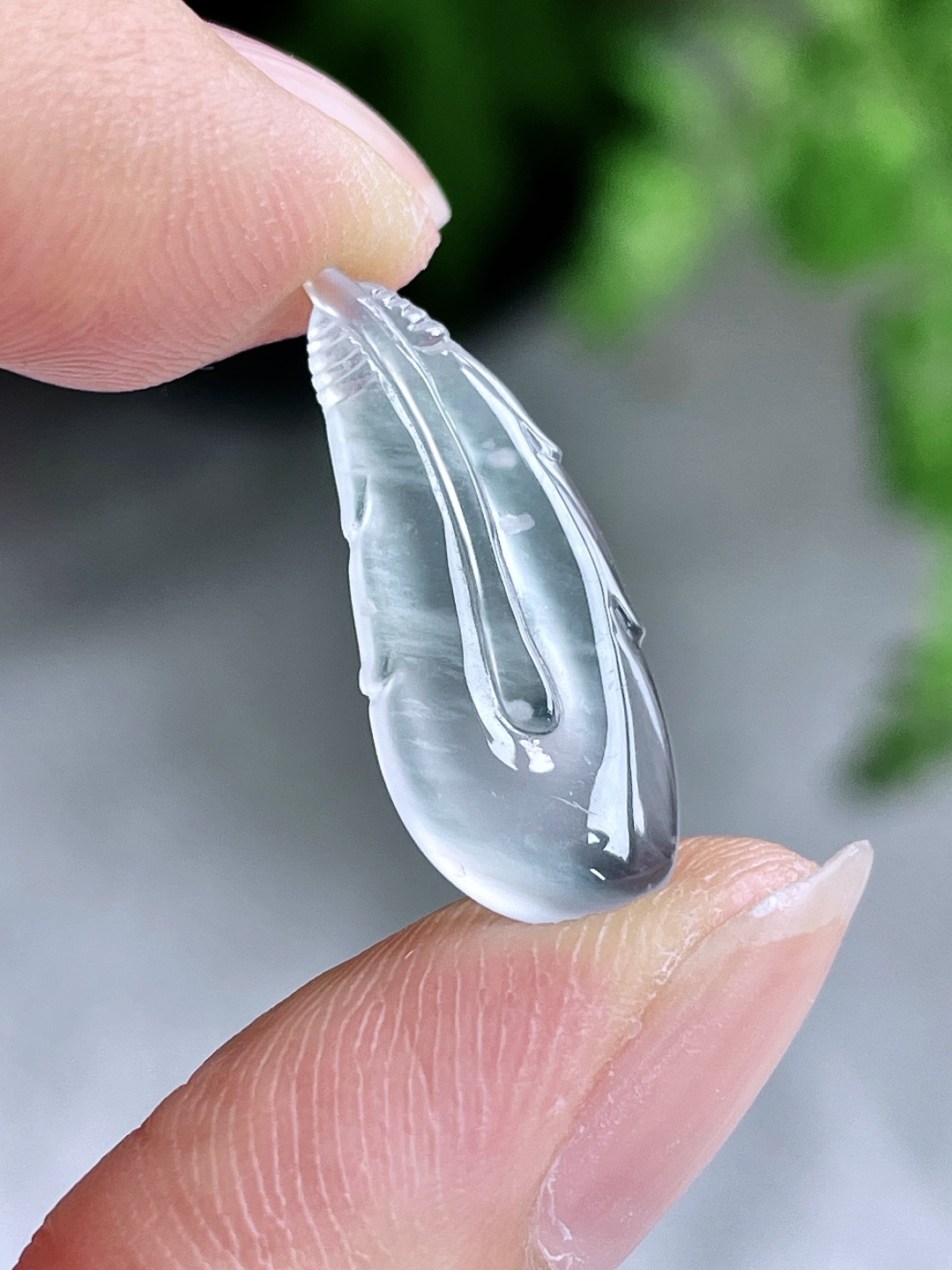 白冰羽毛吊坠,性比高