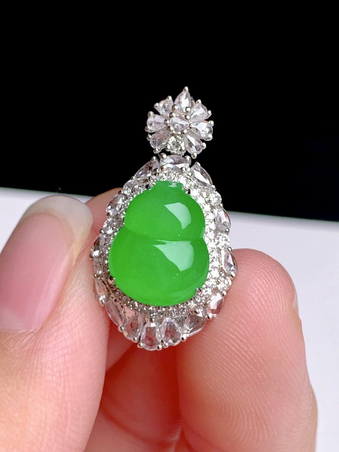 冰阳绿葫芦吊坠，18k金钻镶嵌，24-13.8-10