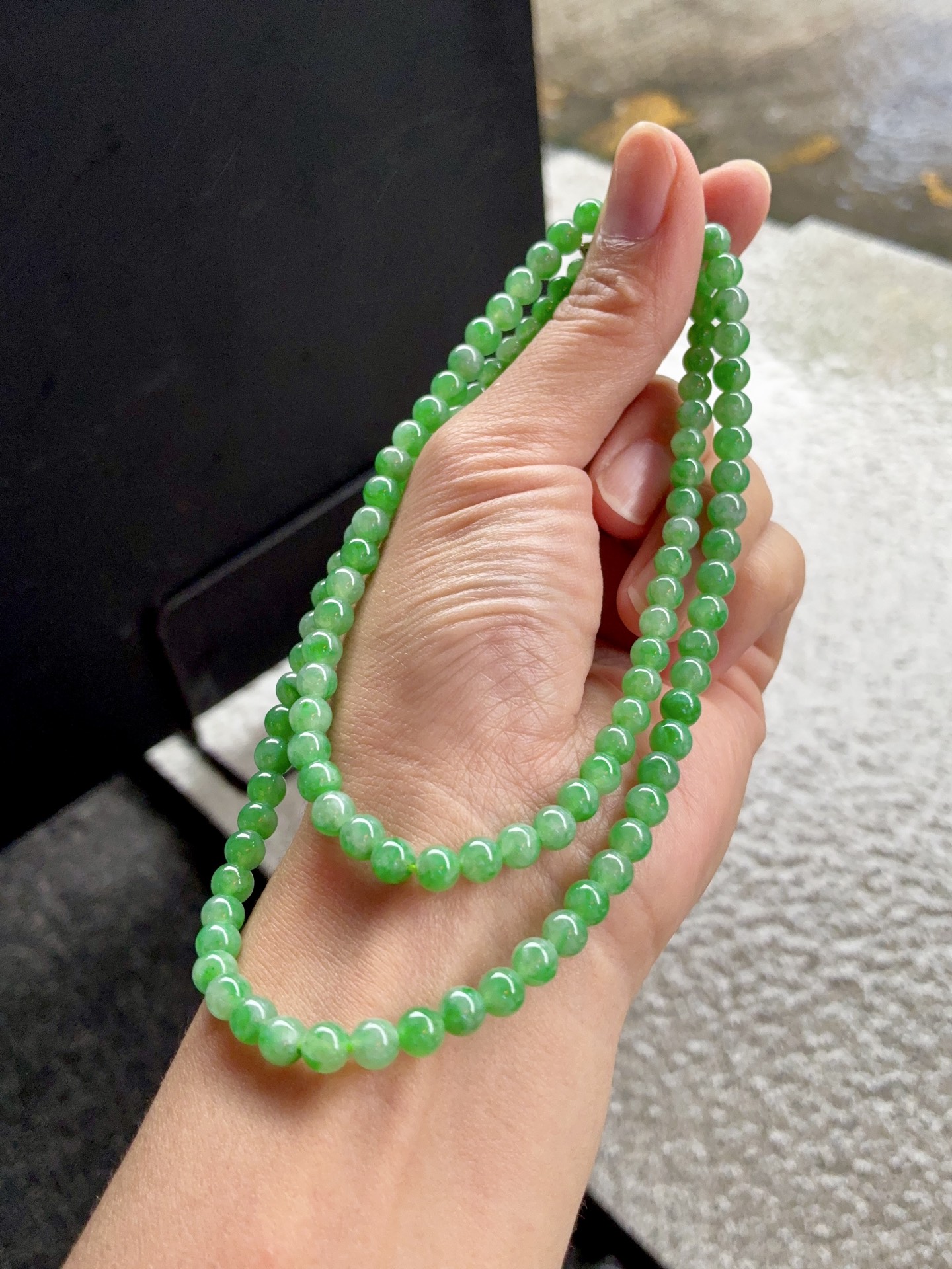 冰绿珠链，尺寸：单珠直径5/5.4，共109颗