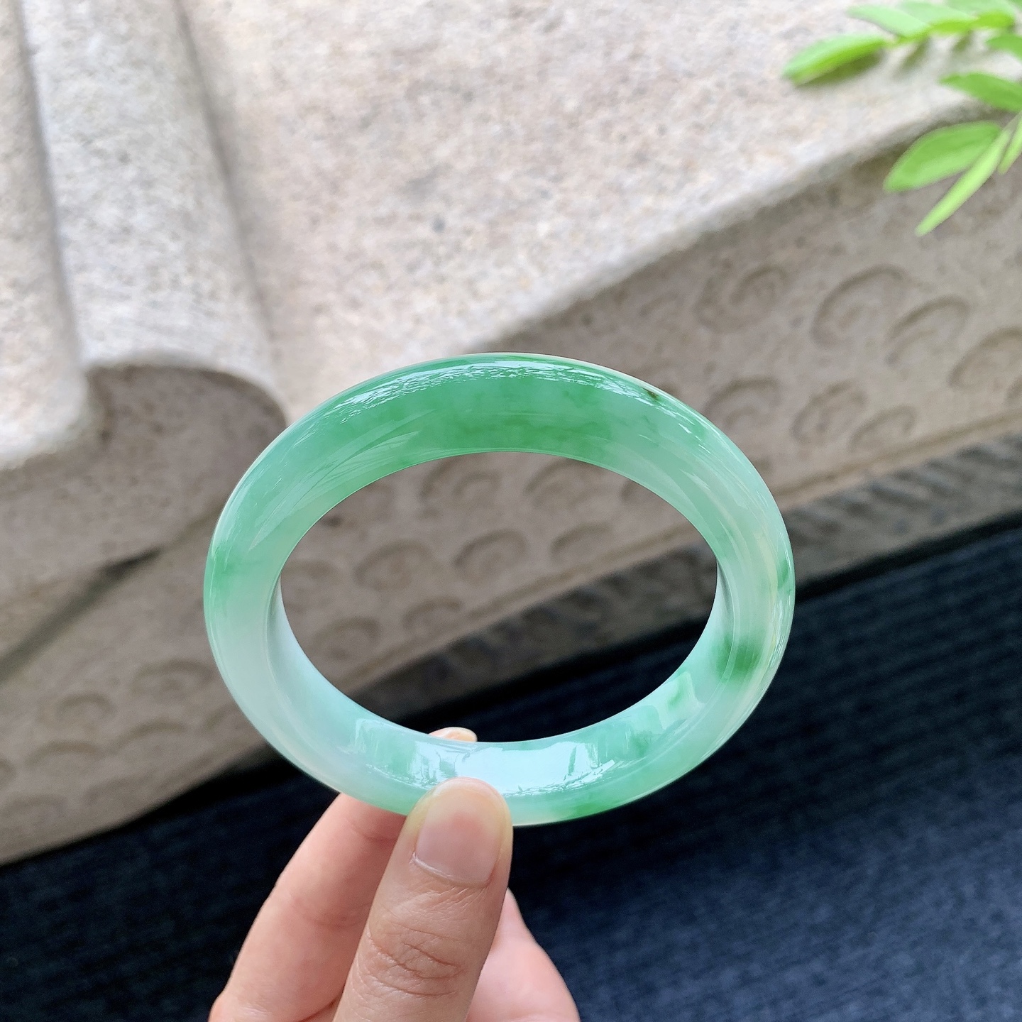 正圈62 63，细糯飘阳绿，水润，种老，细腻，无裂