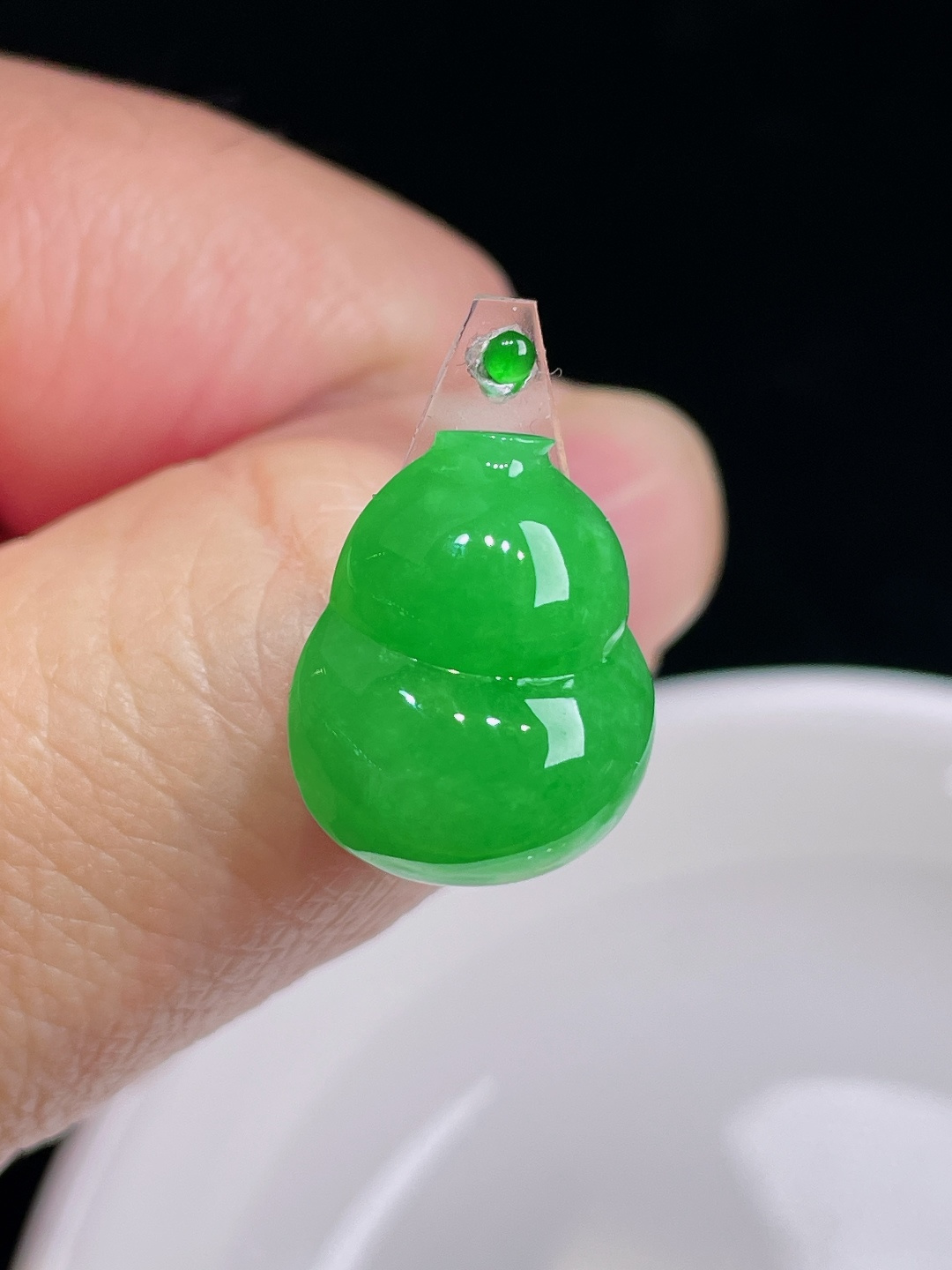 ️辣绿葫芦，老种起光，细底通透，尺寸：18/14.8/8mm0904