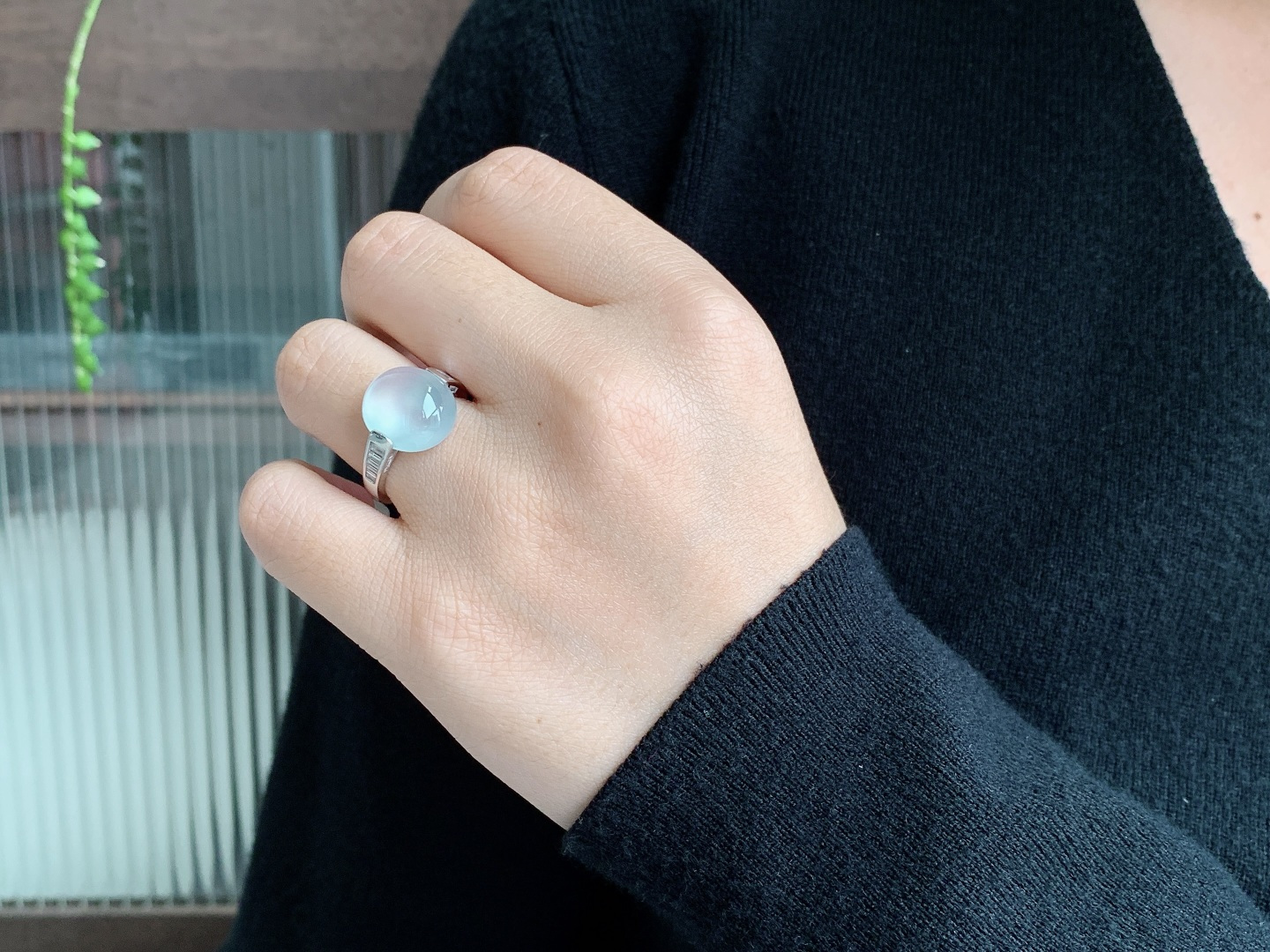 ️高冰蛋面鸽子蛋戒指,缅料 铂金镶嵌 性比高,裸石13-12-6.3,圈口14.5号,重量5.7克