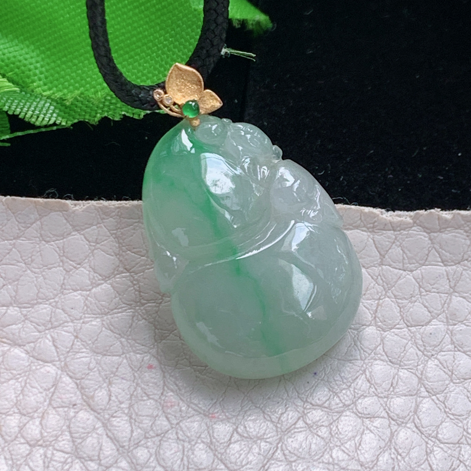 k54实拍27.7*20.5*6缅甸翡翠A货胶感飘阳绿葫芦 玉葫芦吊坠18k