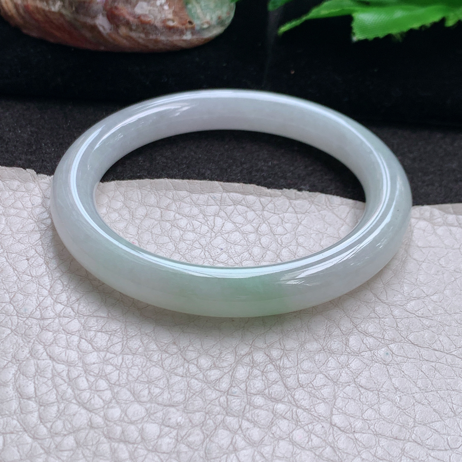 n小圈口53*8.5*8.8美人镯 缅甸翡翠a货高品质清新圆条玉手镯