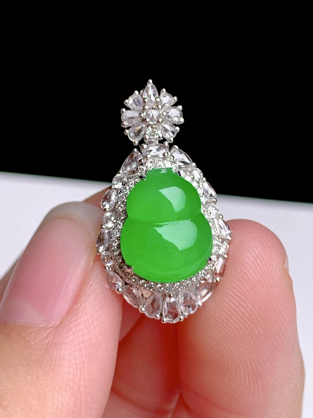 冰阳绿葫芦吊坠，18k金钻镶嵌，24-13.8-10