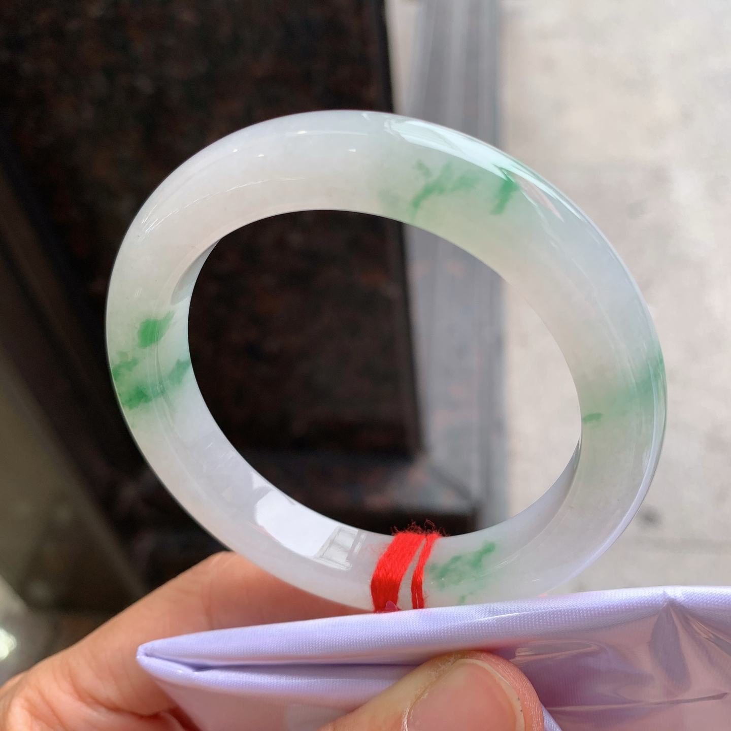 正圈飘绿 有纹 色清爽