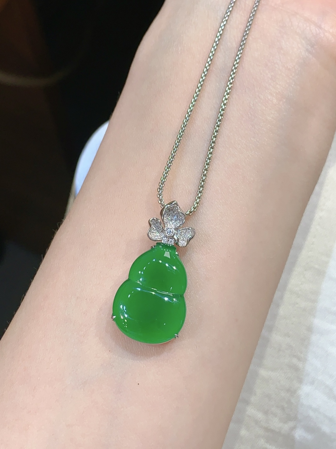 冰阳绿葫芦吊坠，精致优雅的美 18k真金真钻，20.6-15.3