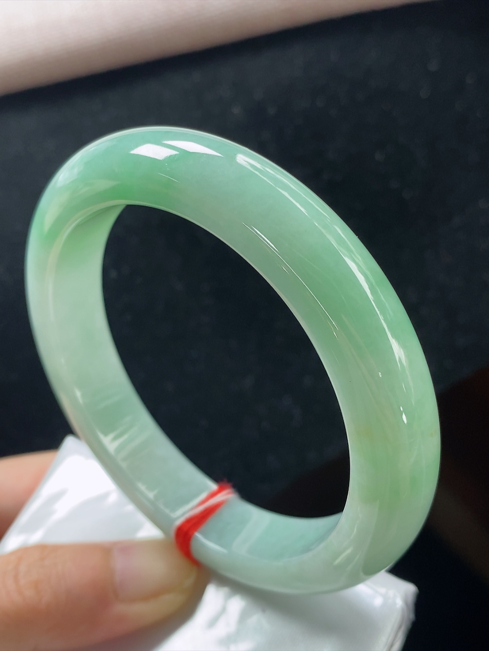 正圈飘绿手镯，圈口尺寸58.5-12.2-9.4mm,904xdz