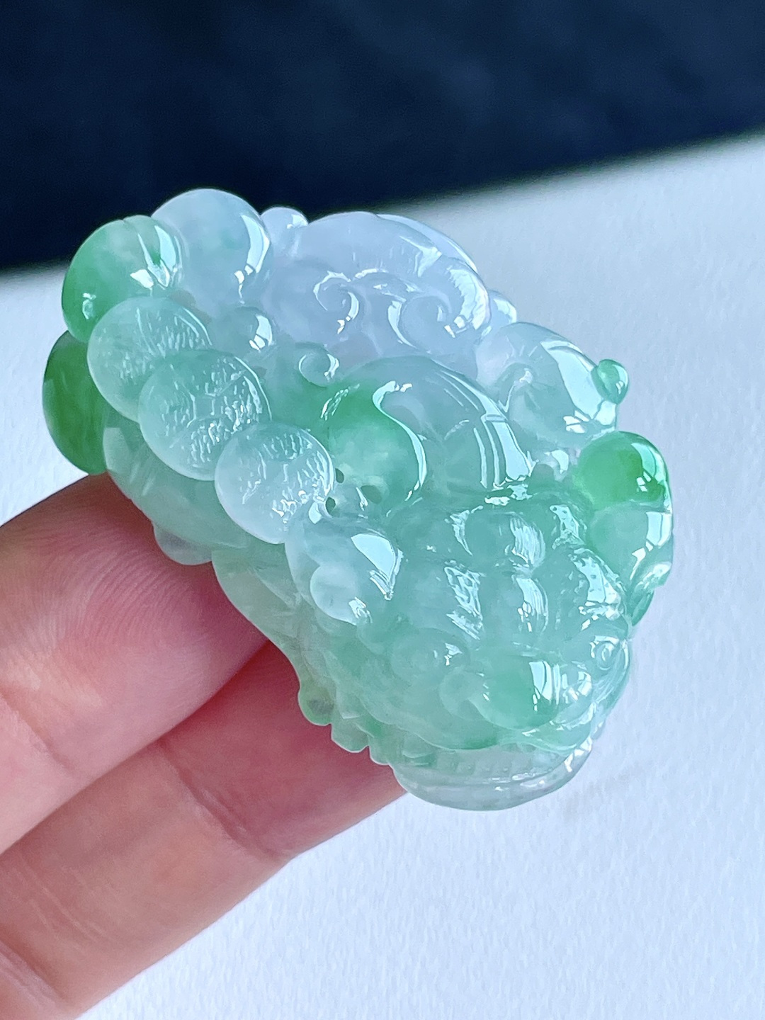 冰飘绿花貔貅吊坠，飘花立体超厚，无裂，性比高