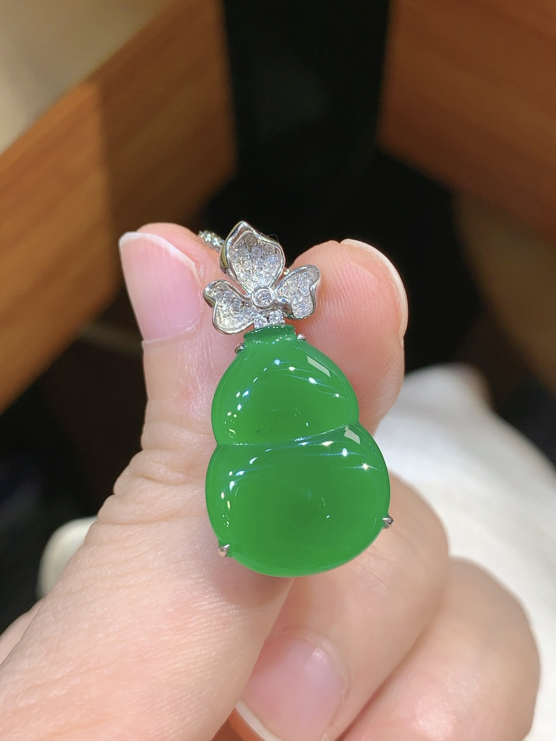 冰阳绿葫芦吊坠，精致优雅的美 18k真金真钻，20.6-15.3