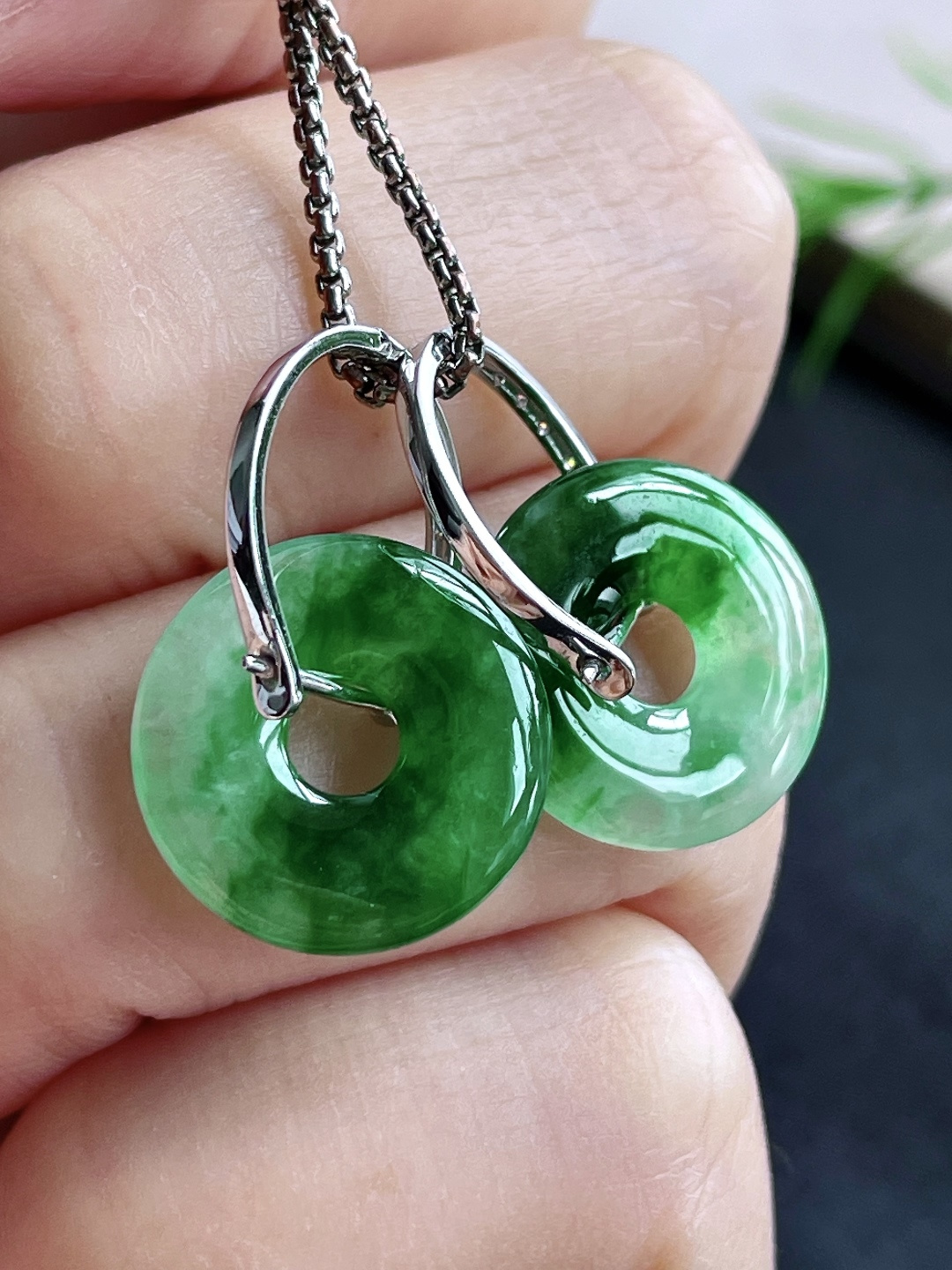 冰阳绿甜甜圈耳包 18k金镶嵌 无裂 性比高 14.7-2.7 3.3克