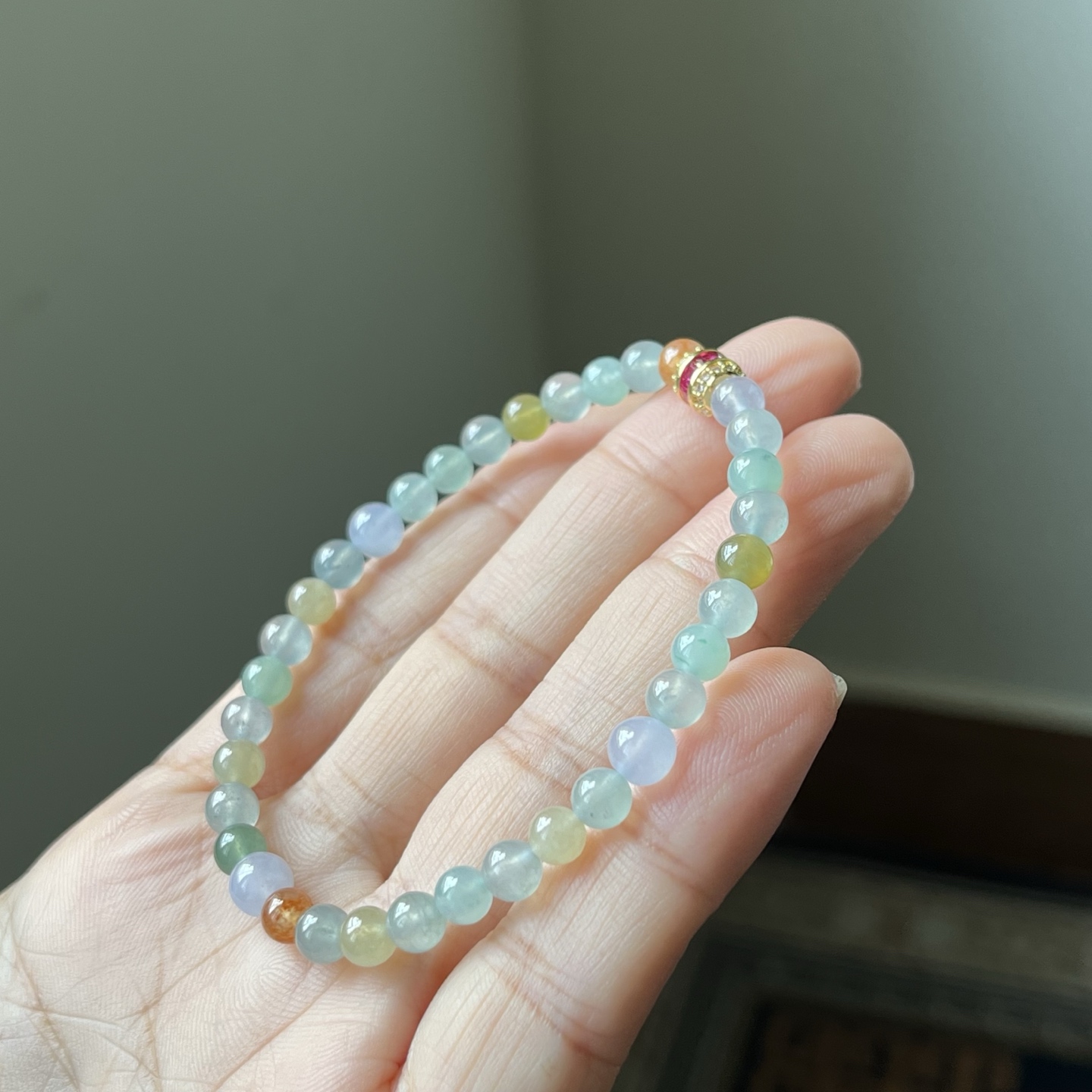 冰种马卡龙小精品圆珠手链，种水好，颜色丰富多彩，冰透，卡5