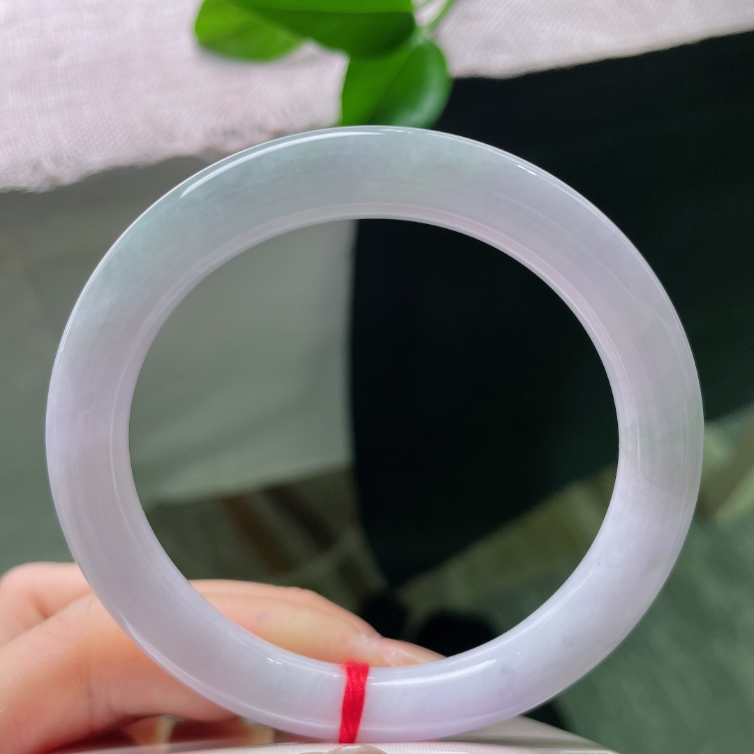 57.6/9.6，圆条，一点皮纹，浅紫清浅淡雅，不浓不艳，紫与淡青缓缓相融，朦胧如烟，仙气悠然。ss