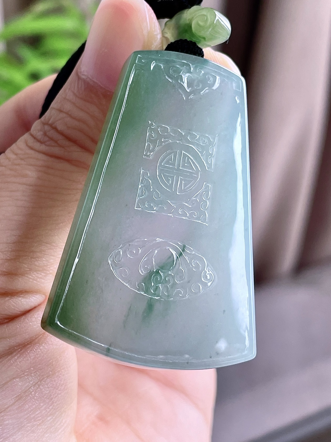 冰飘花仿古牌无事牌吊坠，无裂，性比高，厚装，尺寸49.3-33-6.2，重量31.2克