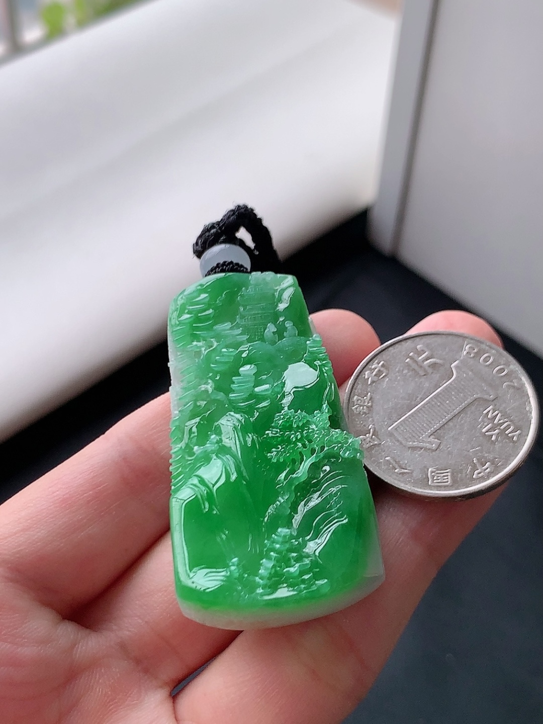 冰飘绿山水牌挂件 翠色明媚，底子细腻莹润，佩戴清新优雅 货号24903，48.9-25.1-8.0