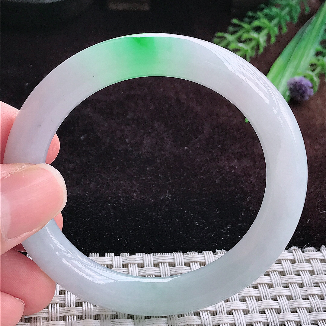 实拍A货翡翠51.5/9.2老坑冰润起胶飘阳绿圆条手镯翡翠玉镯平安镯